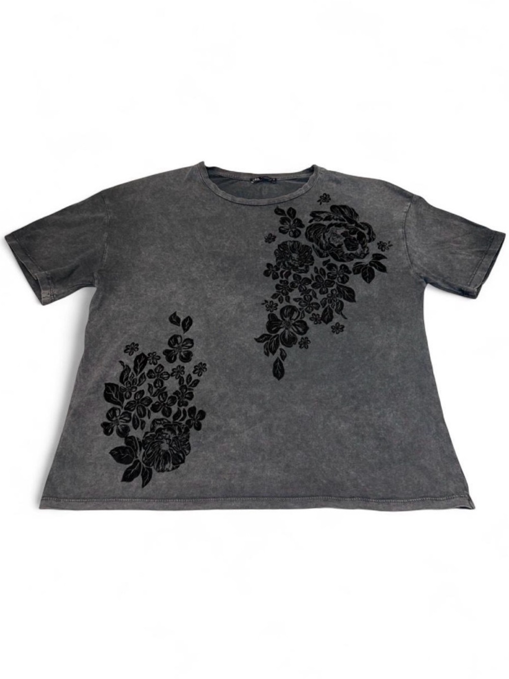 Zara Women’s Gray Acid Wash Floral Graphic T-Shirt Size Small